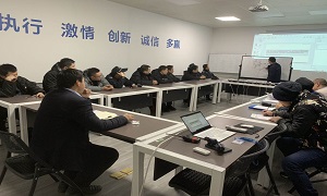 ���Ϸ��꿪չ����֪ʶ��ѵ